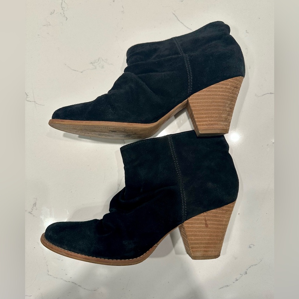 Splendid Black Suede Ankle Booties - size 9M - Picture 3 of 5